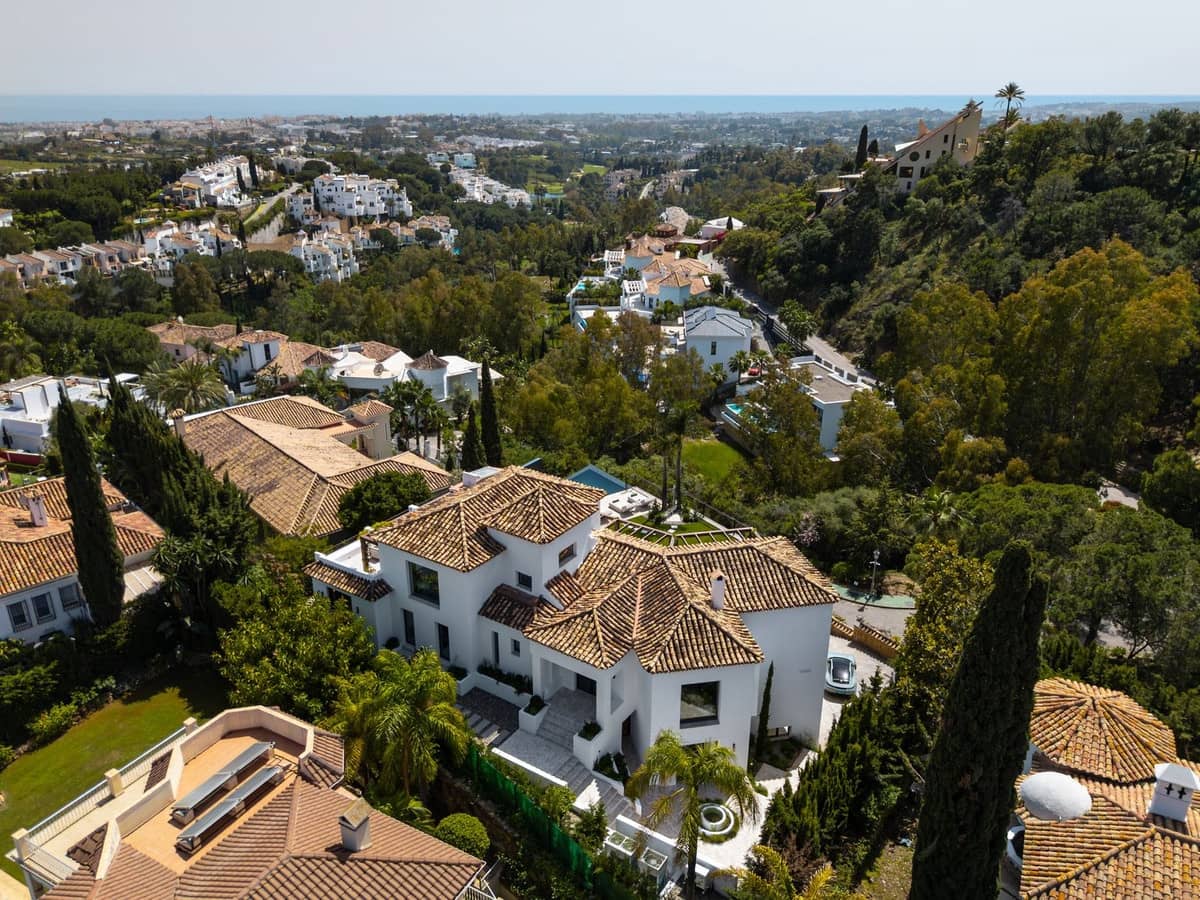 6 quarto Moradia para venda em La Quinta com piscina garagem - 8 795 000 € (Ref: 9841596)