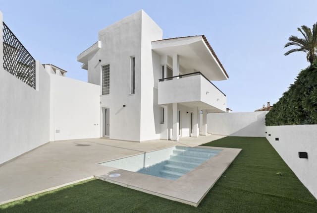 Chalet de 4 habitaciones en Mijas en venta con piscina garaje - 750.000 € (Ref: 9841747)