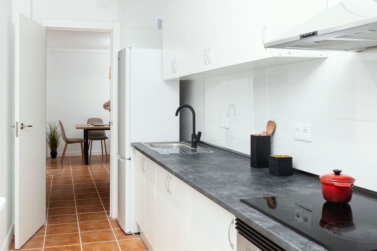 3 bedroom Apartment for sale in San Pedro de Alcantara - € 325,000 (Ref: 9844413)