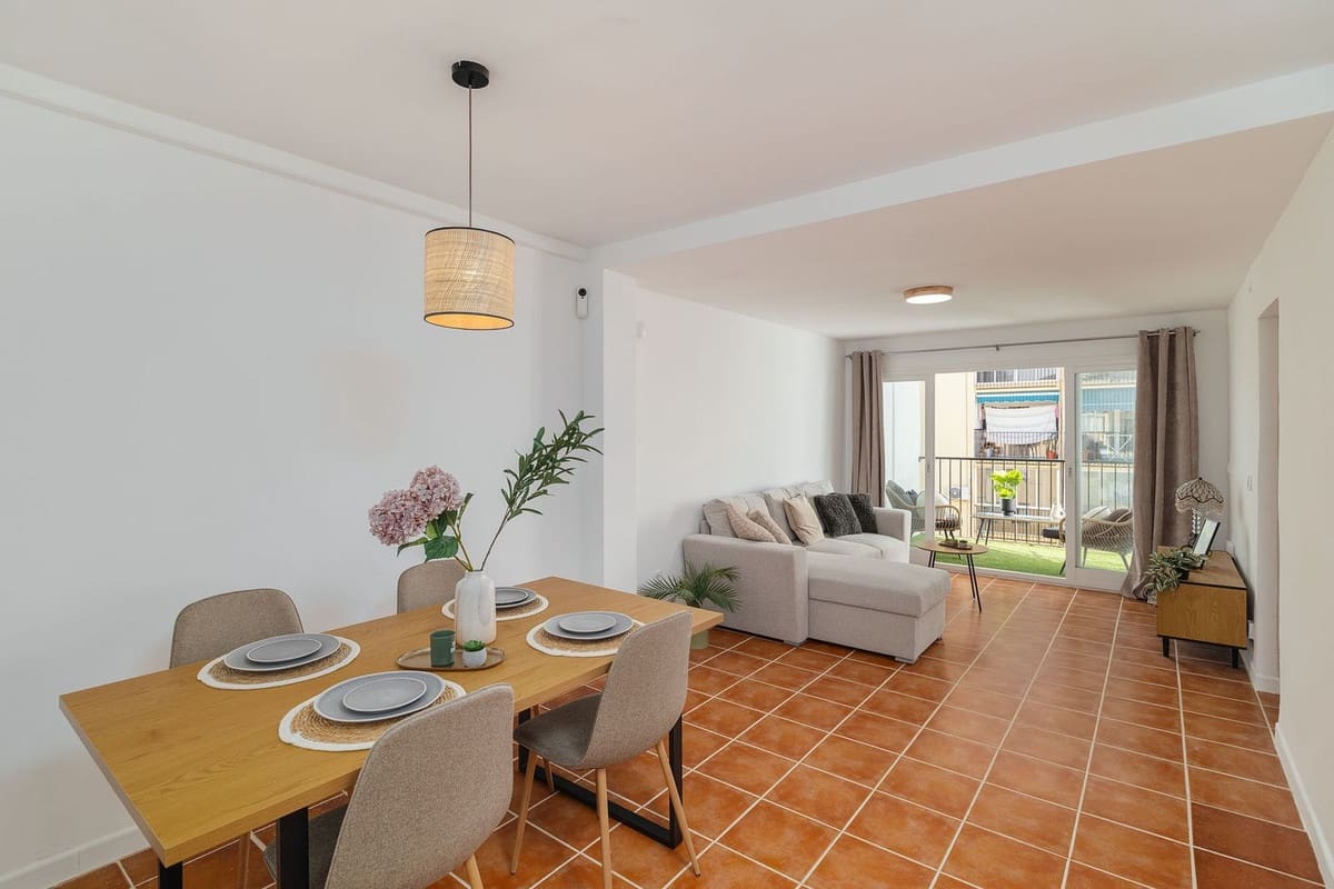 3 bedroom Apartment for sale in San Pedro de Alcantara - € 325,000 (Ref: 9844413)
