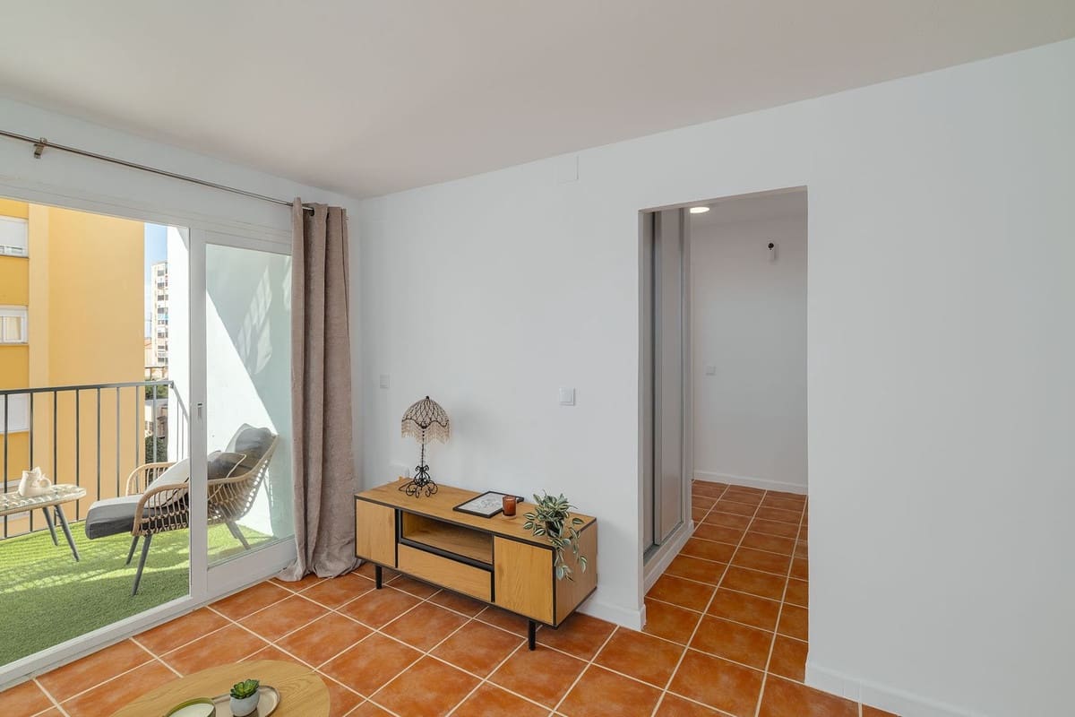 3 bedroom Apartment for sale in San Pedro de Alcantara - € 325,000 (Ref: 9844413)