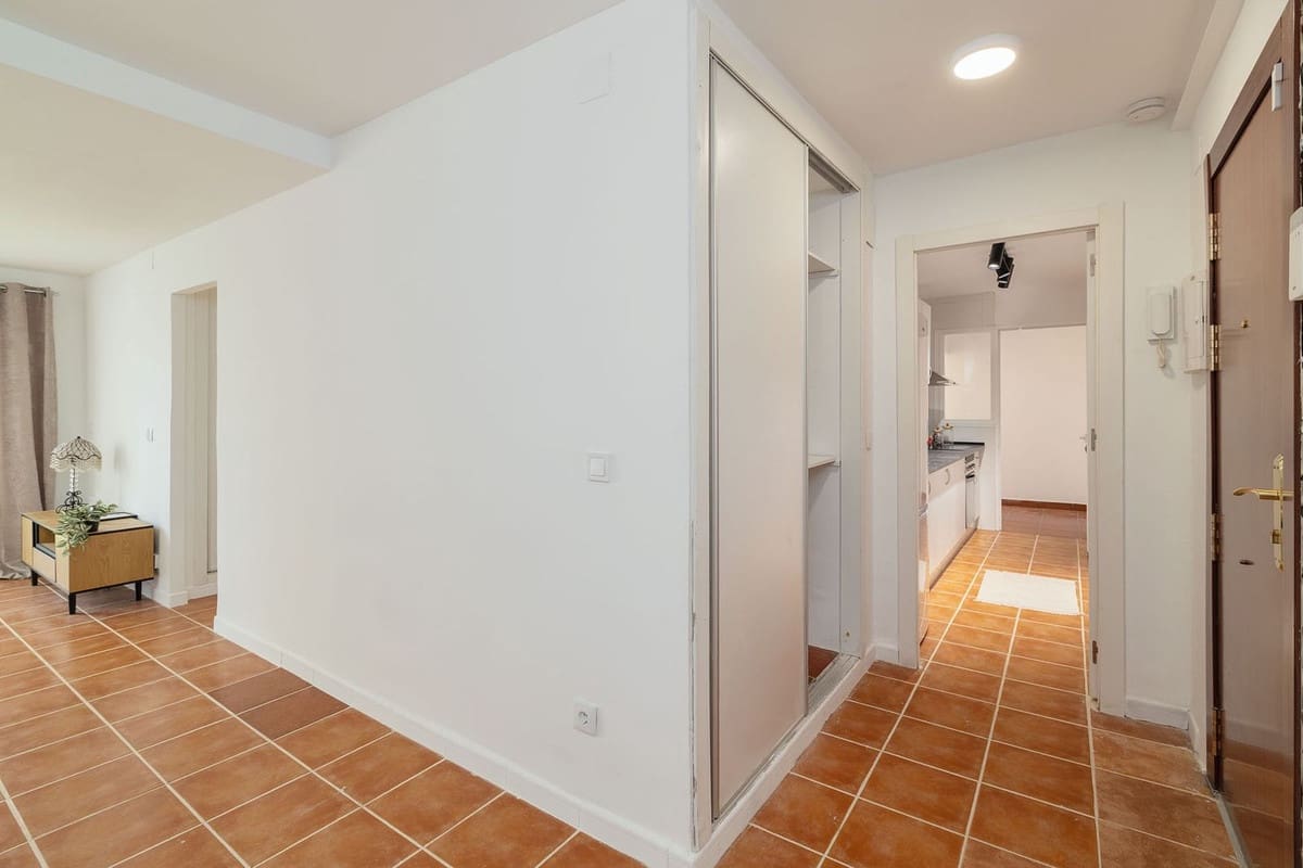 3 bedroom Apartment for sale in San Pedro de Alcantara - € 325,000 (Ref: 9844413)