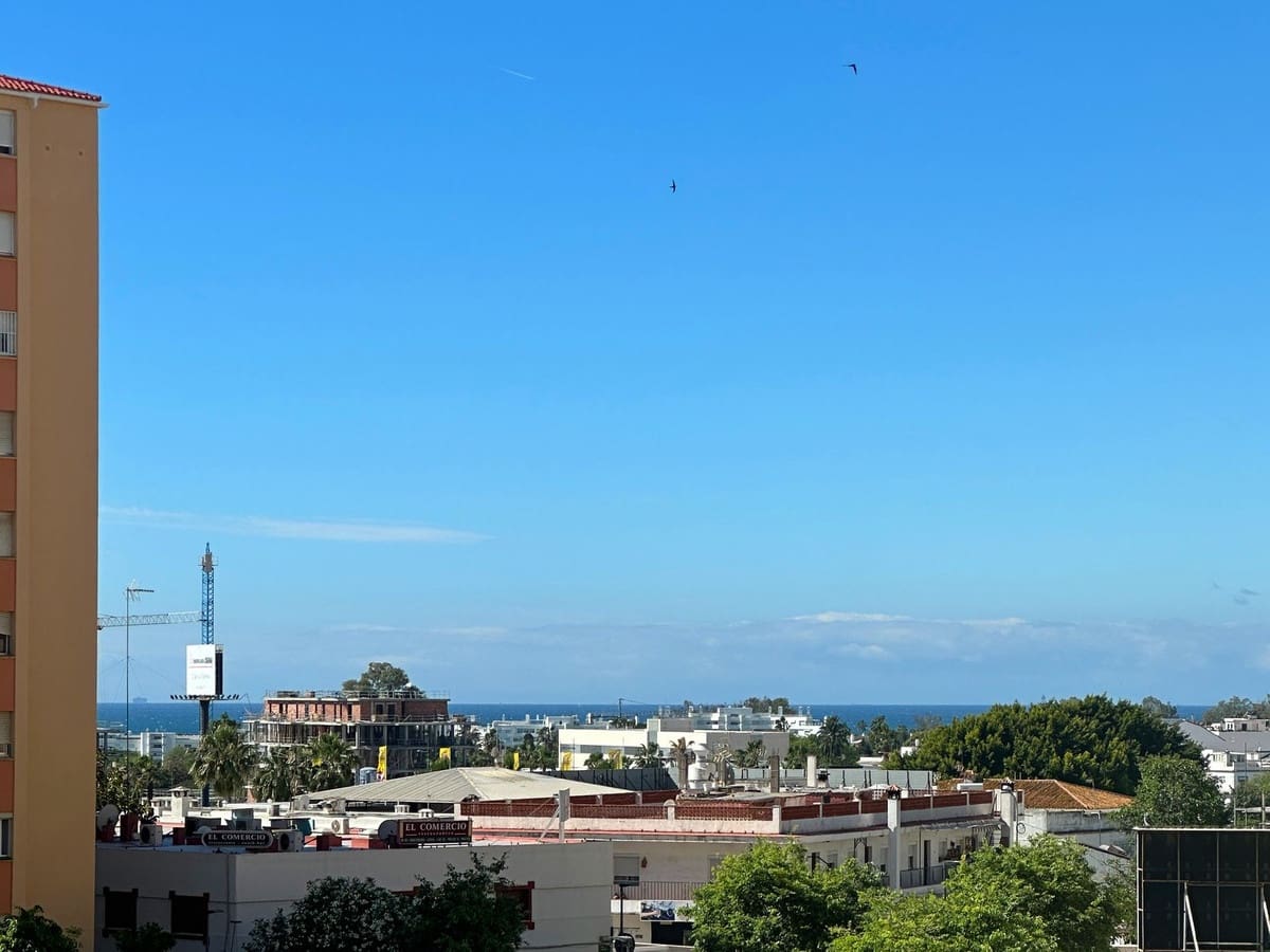 3 bedroom Apartment for sale in San Pedro de Alcantara - € 325,000 (Ref: 9844413)