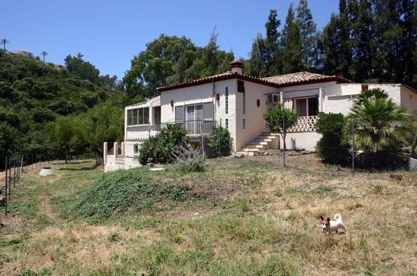 2 soveværelse Villa til salg i Benahavis med garage - € 1.100.000 (Ref: 9847885)