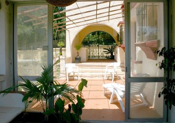 2 soveværelse Villa til salg i Benahavis med garage - € 1.100.000 (Ref: 9847885)
