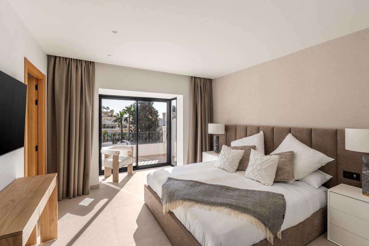 3 camera da letto Appartamento in vendita in Nueva Andalucia con piscina garage - 1.250.000 € (Rif: 9853067)