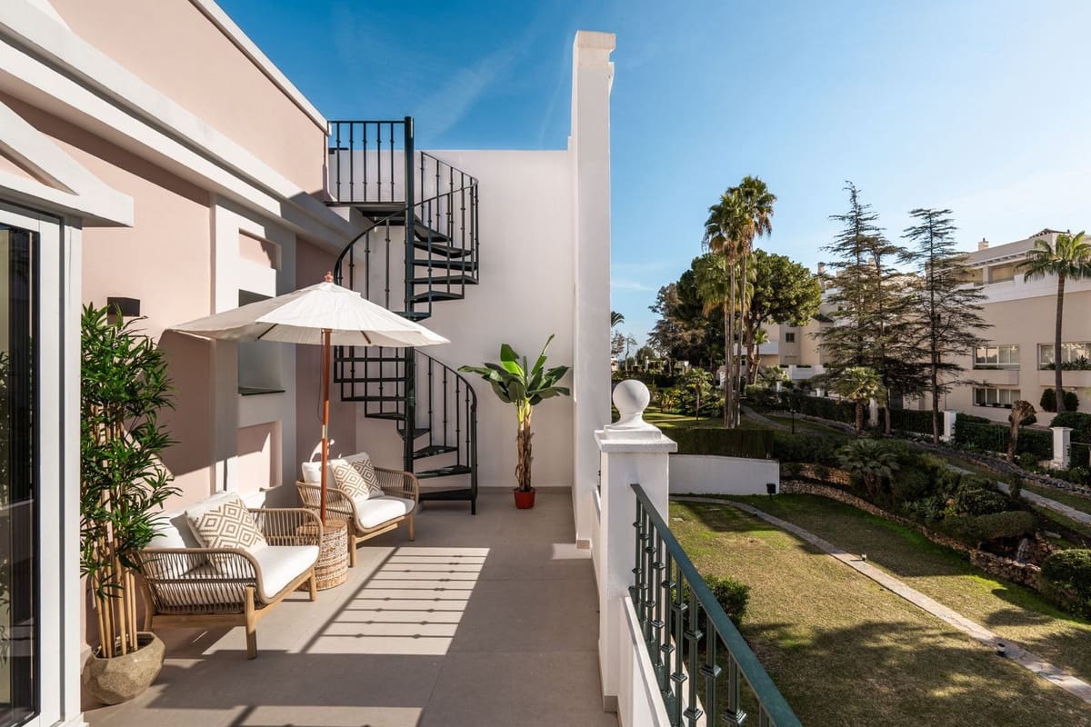 3 camera da letto Appartamento in vendita in Nueva Andalucia con piscina garage - 1.250.000 € (Rif: 9853067)