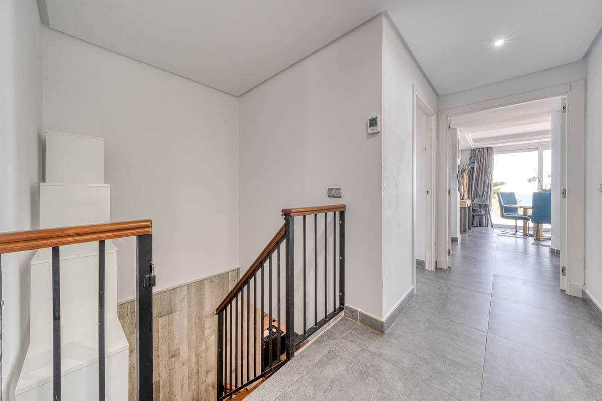 5 sypialnia Willa na sprzedaż w Buenas Noches z basenem garażem - 770 000 € (Ref: 9858571)