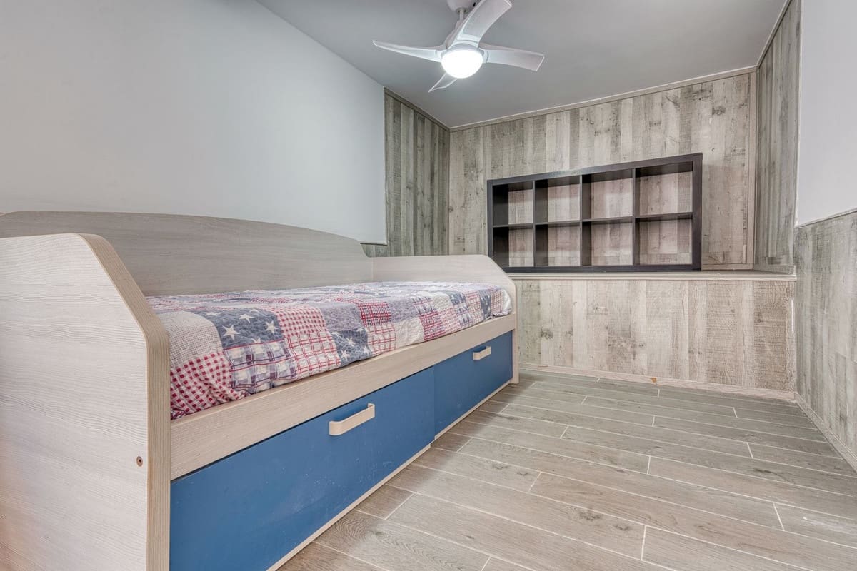 5 sypialnia Willa na sprzedaż w Buenas Noches z basenem garażem - 770 000 € (Ref: 9858571)