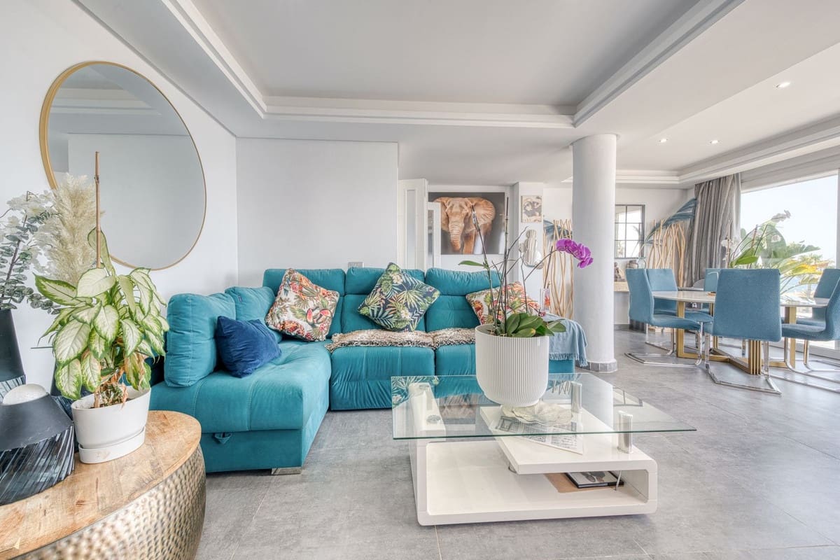5 sypialnia Willa na sprzedaż w Buenas Noches z basenem garażem - 770 000 € (Ref: 9858571)
