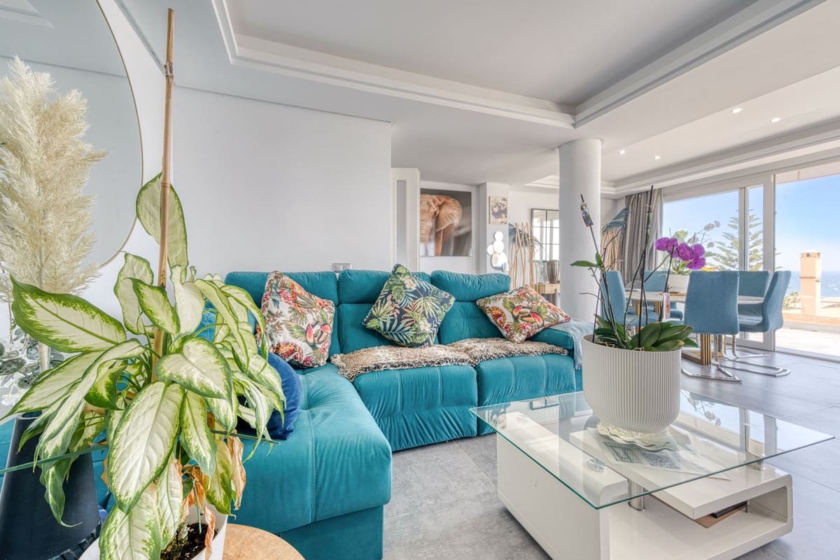 5 sypialnia Willa na sprzedaż w Buenas Noches z basenem garażem - 770 000 € (Ref: 9858571)