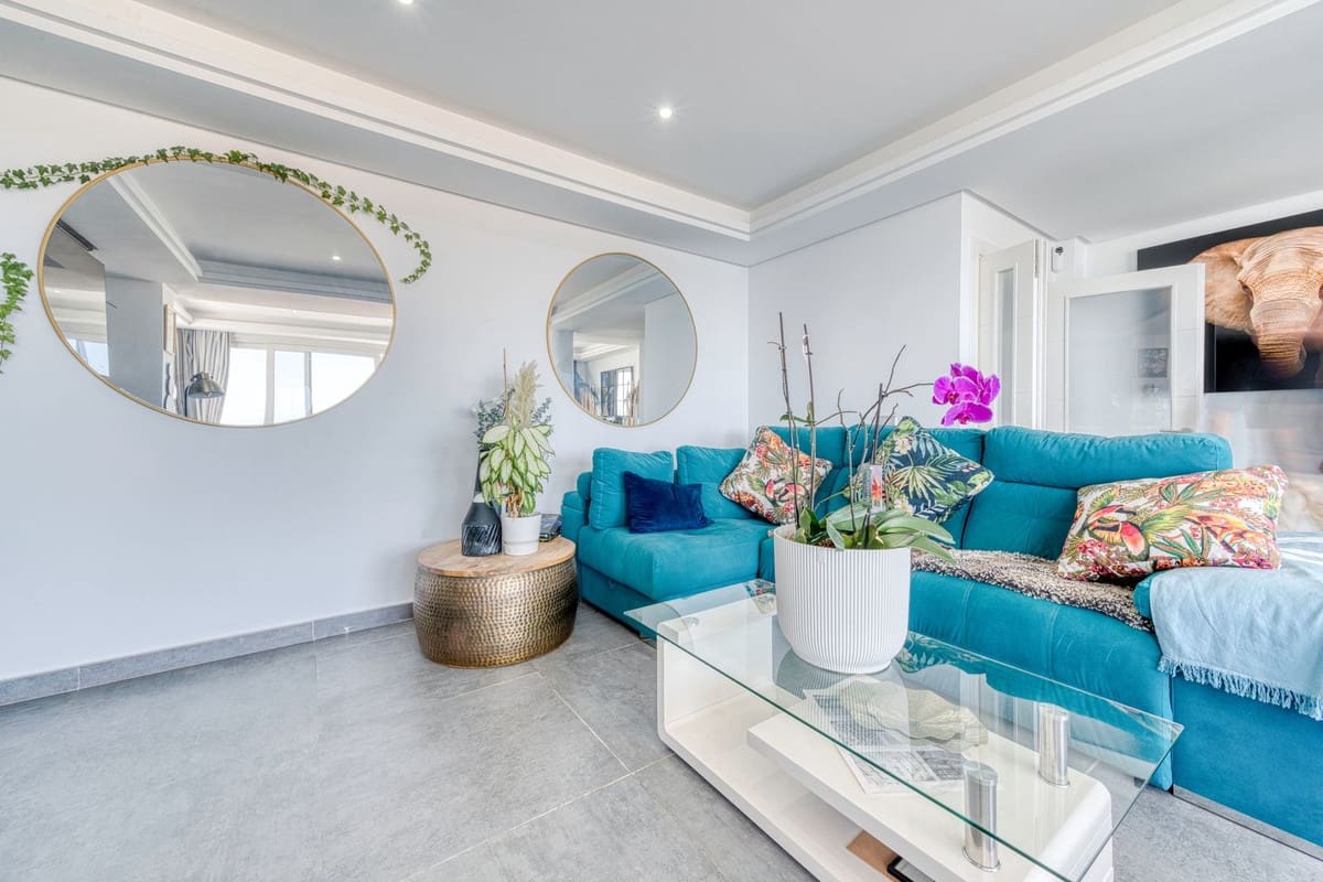 5 sypialnia Willa na sprzedaż w Buenas Noches z basenem garażem - 770 000 € (Ref: 9858571)