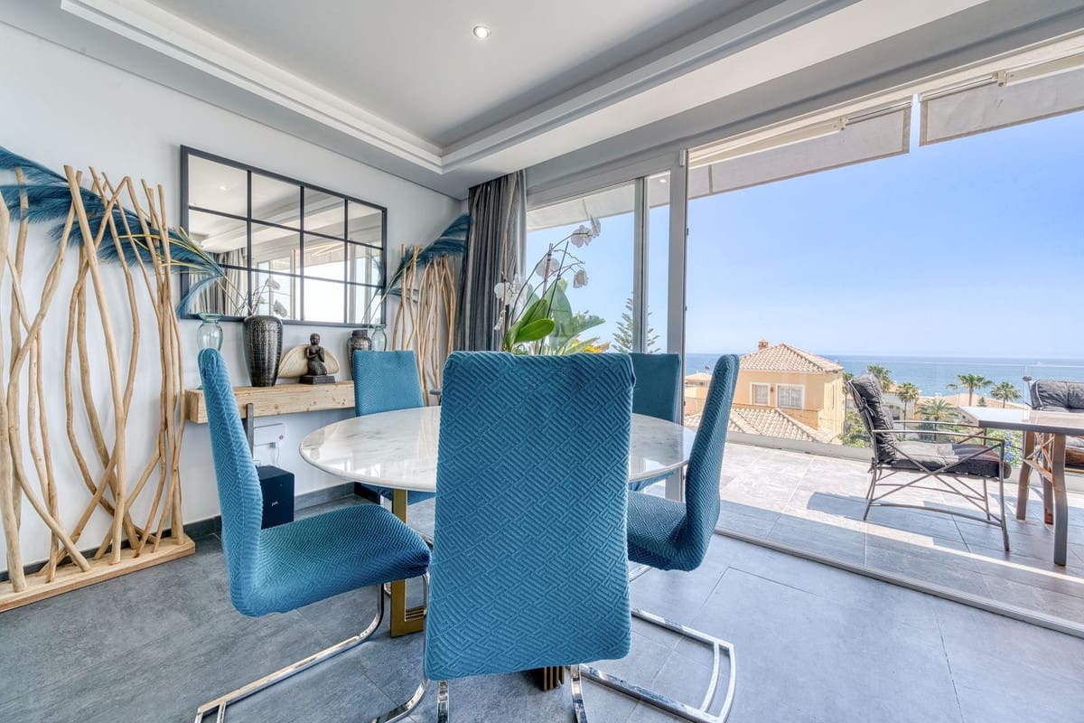 5 sypialnia Willa na sprzedaż w Buenas Noches z basenem garażem - 770 000 € (Ref: 9858571)
