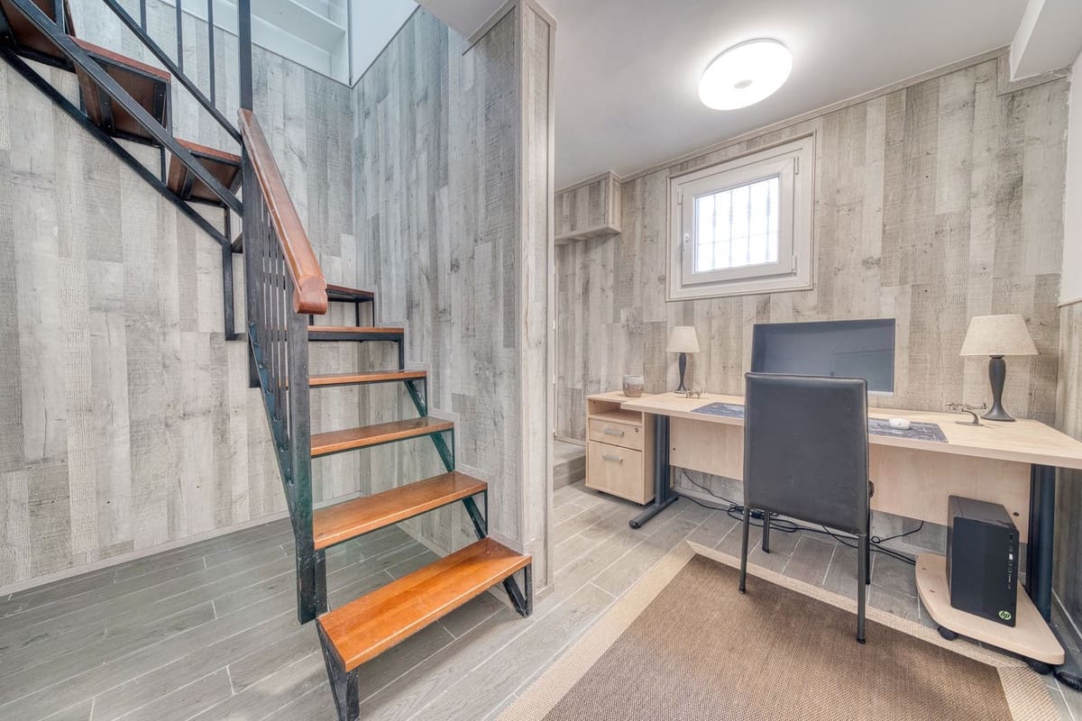 5 sypialnia Willa na sprzedaż w Buenas Noches z basenem garażem - 770 000 € (Ref: 9858571)