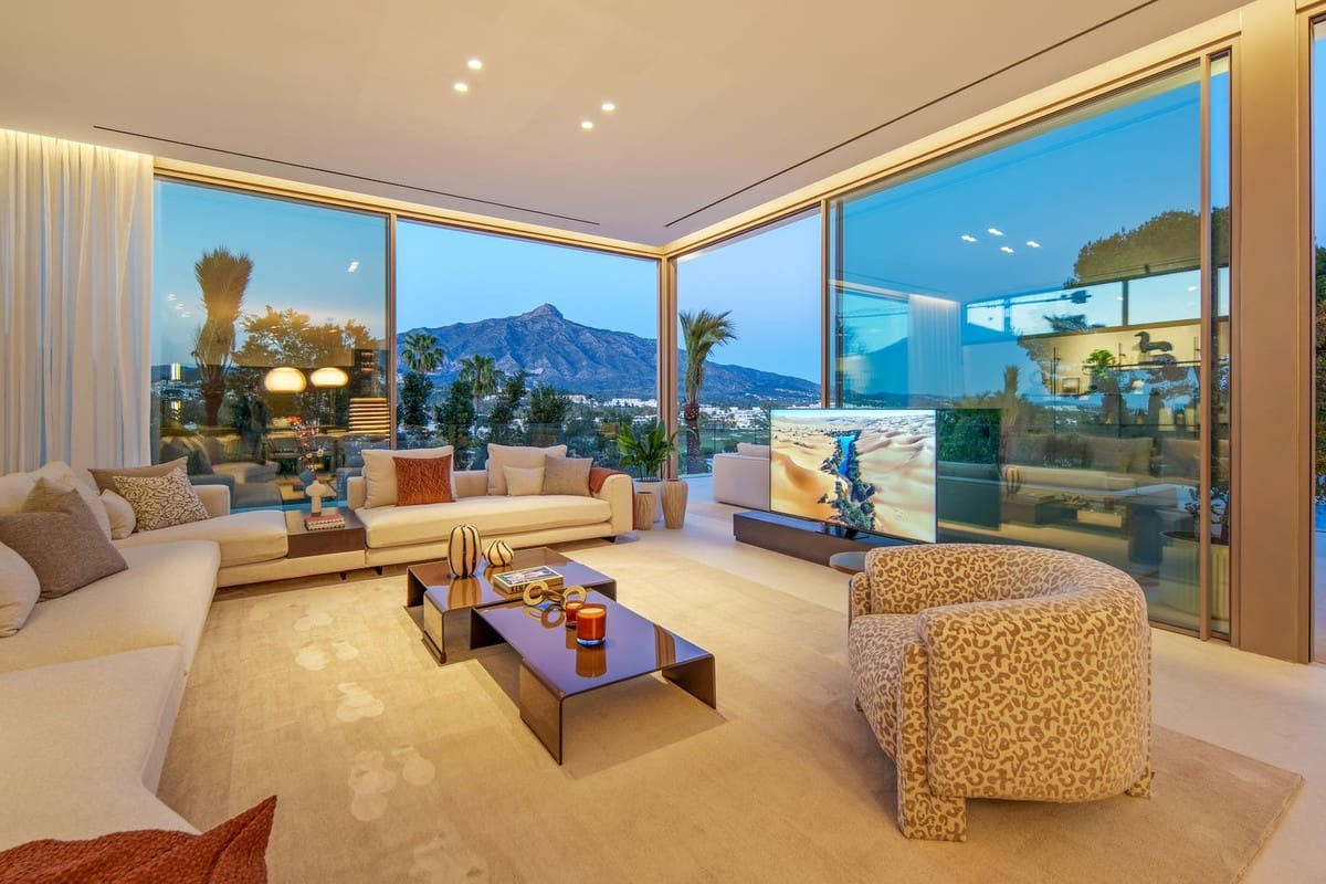 5 soveværelse Villa til salg i Nueva Andalucia med swimmingpool garage - € 11.750.000 (Ref: 9858703)