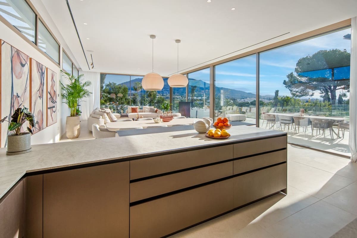 5 soveværelse Villa til salg i Nueva Andalucia med swimmingpool garage - € 11.750.000 (Ref: 9858703)