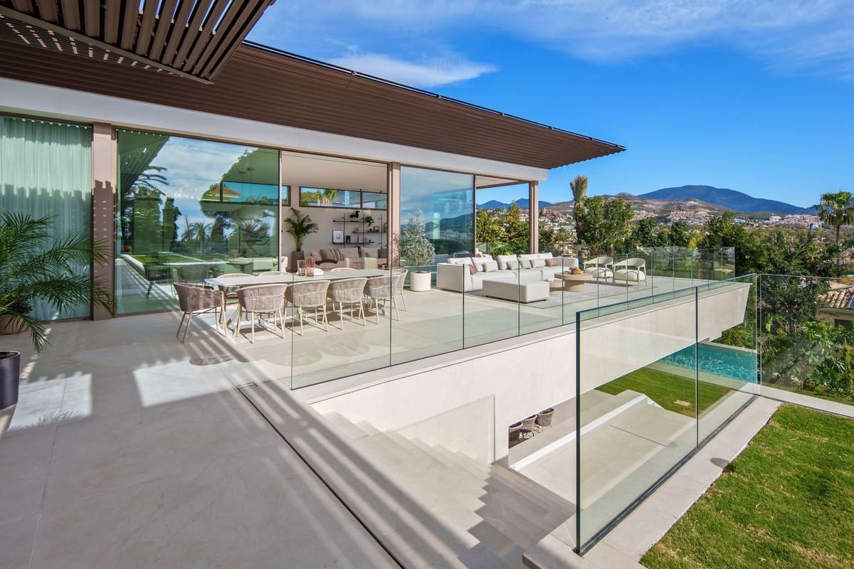 5 soveværelse Villa til salg i Nueva Andalucia med swimmingpool garage - € 11.750.000 (Ref: 9858703)