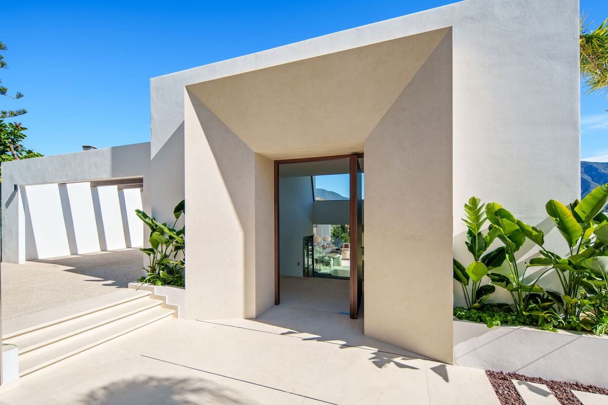 5 soveværelse Villa til salg i Nueva Andalucia med swimmingpool garage - € 11.750.000 (Ref: 9858703)