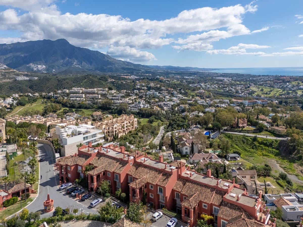 Apartamento de 2 habitaciones en La Quinta en venta con piscina garaje - 1.950.000 € (Ref: 9860867)