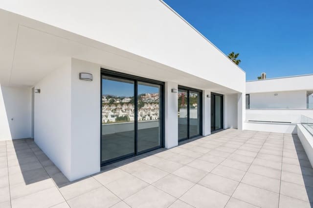 4 sypialnia Willa na sprzedaż w La Duquesa / Puerto de la Duquesa, Manilva z basenem - 1 065 000 € (Ref: 9866207)