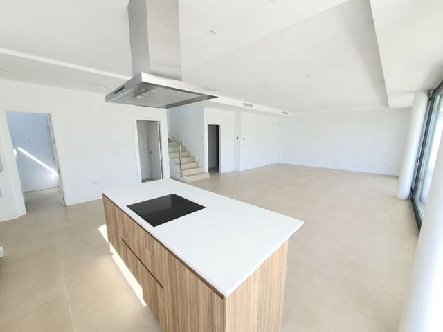 4 sypialnia Willa na sprzedaż w La Duquesa / Puerto de la Duquesa, Manilva z basenem - 1 065 000 € (Ref: 9866207)