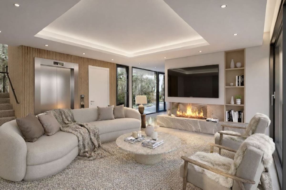 4 bedroom Villa for sale in Estepona with pool garage - € 1,395,000 (Ref: 9872557)