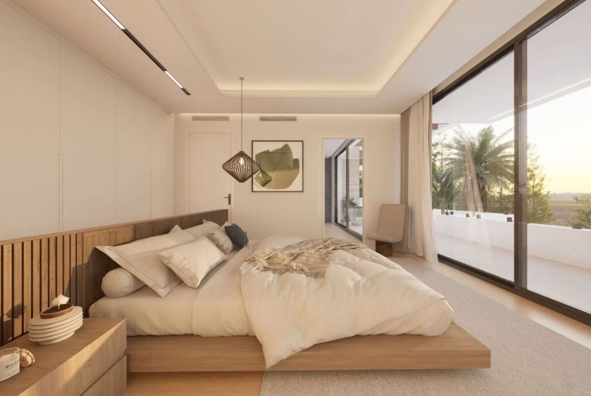 4 bedroom Villa for sale in Estepona with pool garage - € 1,395,000 (Ref: 9872557)