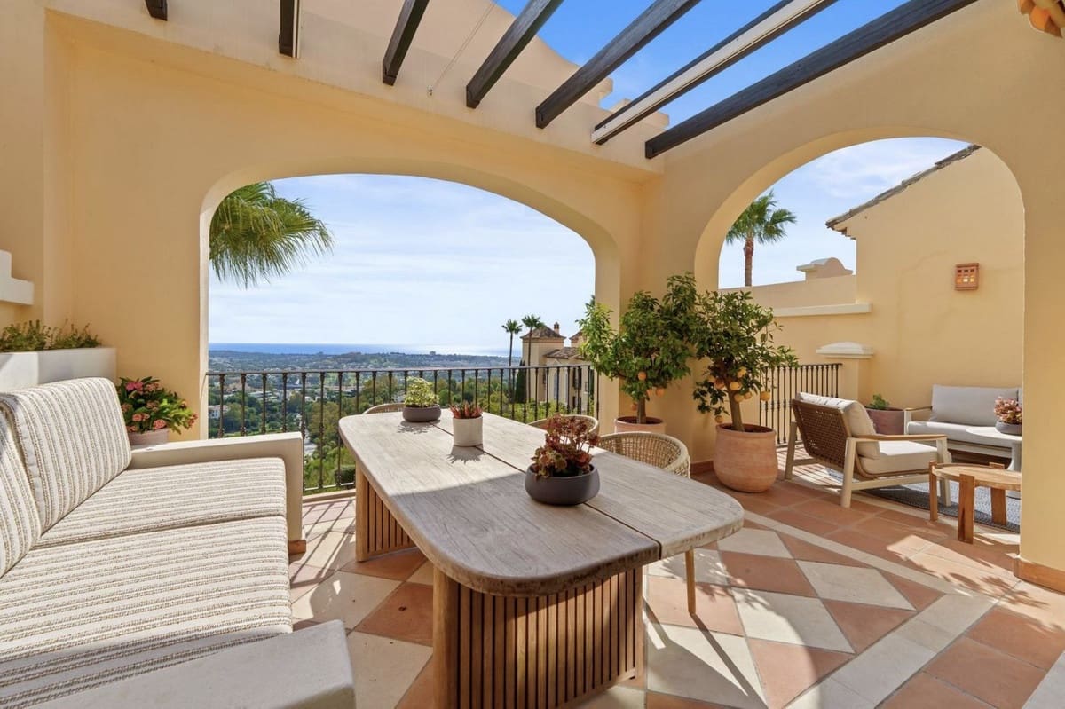 3 soveværelse Penthouse til salg i La Quinta med swimmingpool - € 1.275.000 (Ref: 9874033)