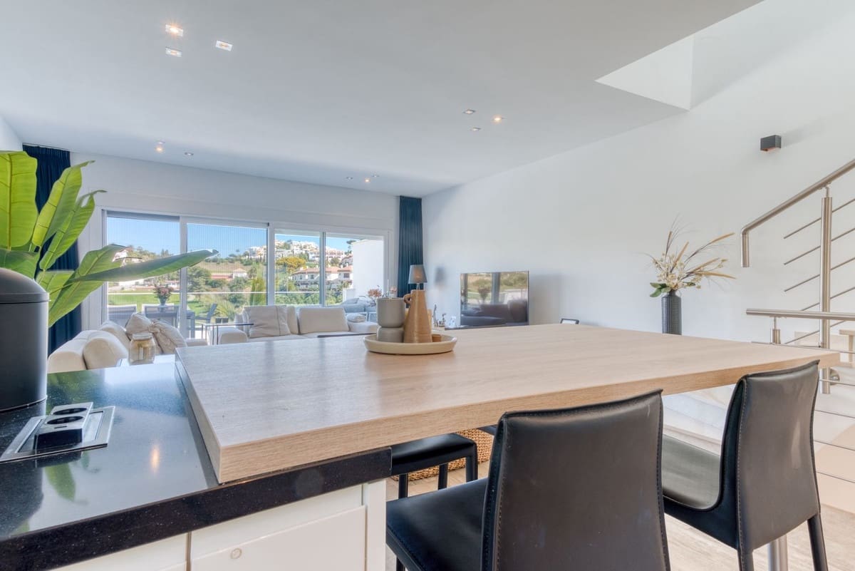 Pareado de 3 habitaciones en Riviera del Sol en venta con piscina garaje - 1.195.000 € (Ref: 9877584)