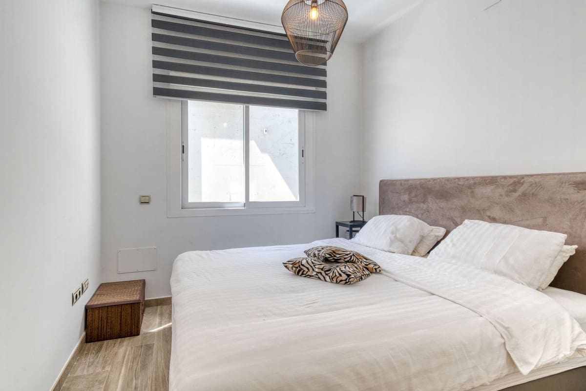 Pareado de 3 habitaciones en Riviera del Sol en venta con piscina garaje - 1.195.000 € (Ref: 9877584)