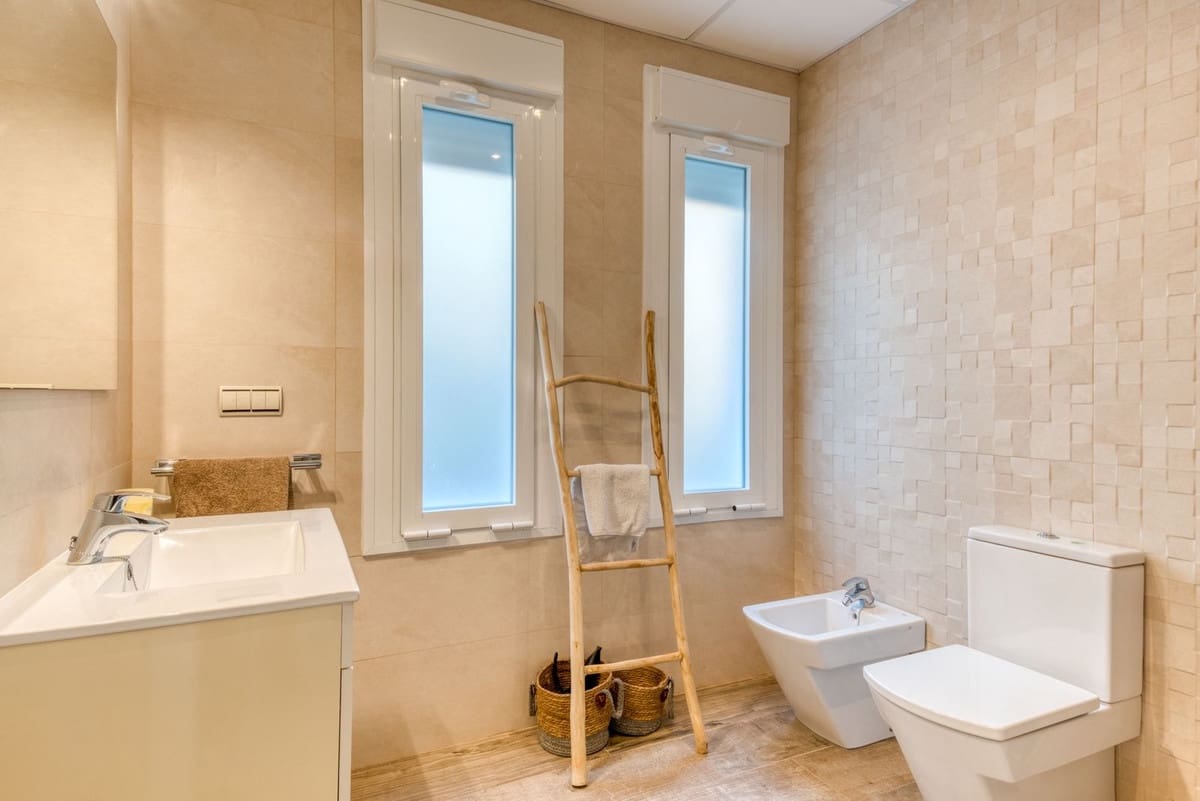 Pareado de 3 habitaciones en Riviera del Sol en venta con piscina garaje - 1.195.000 € (Ref: 9877584)