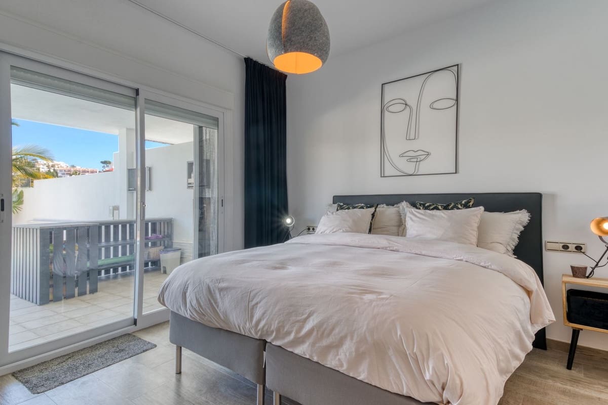Pareado de 3 habitaciones en Riviera del Sol en venta con piscina garaje - 1.195.000 € (Ref: 9877584)