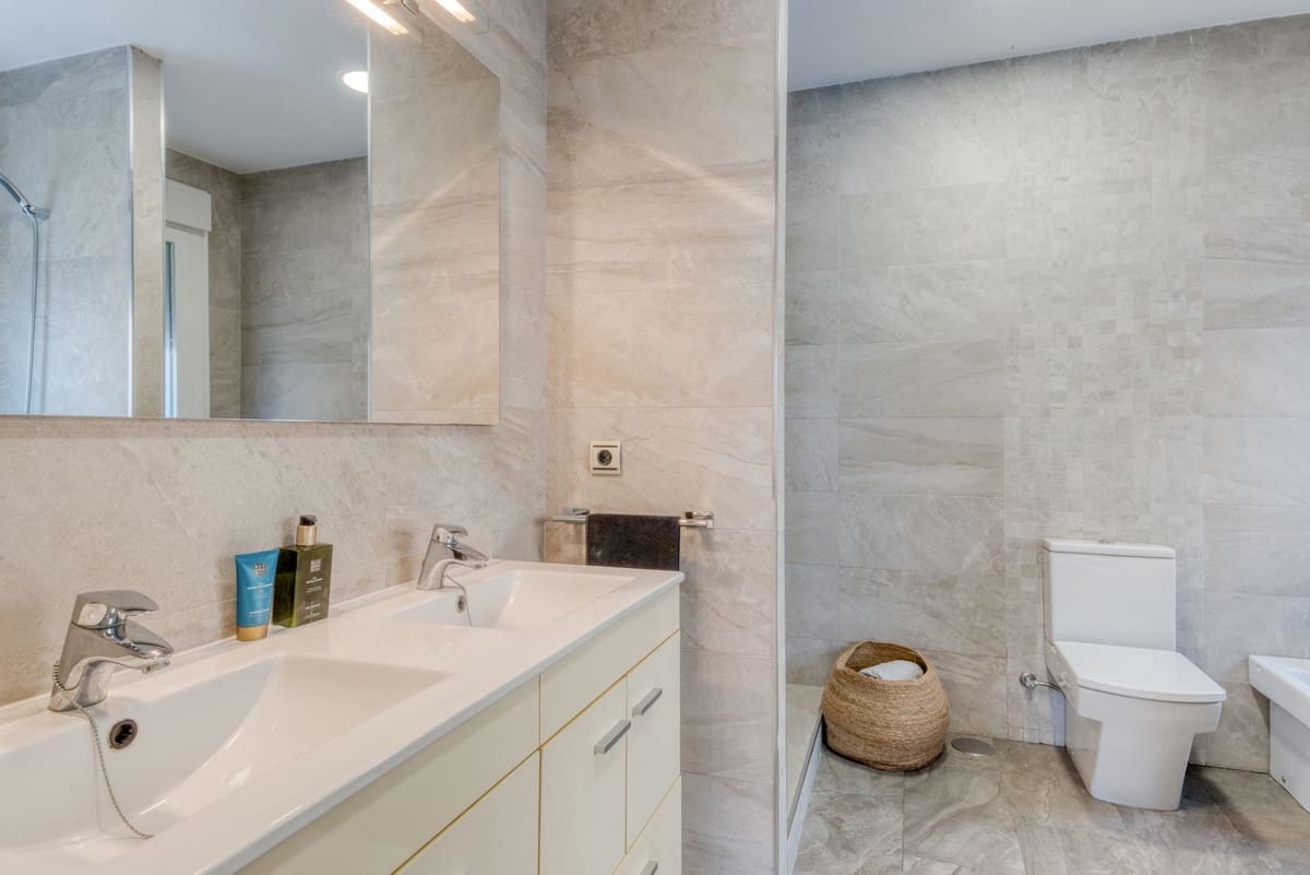 Pareado de 3 habitaciones en Riviera del Sol en venta con piscina garaje - 1.195.000 € (Ref: 9877584)
