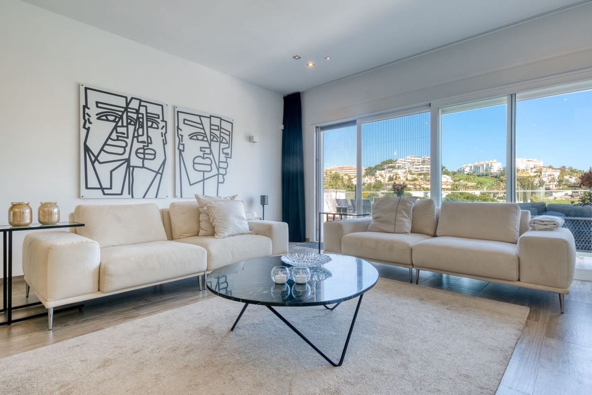 Pareado de 3 habitaciones en Riviera del Sol en venta con piscina garaje - 1.195.000 € (Ref: 9877584)