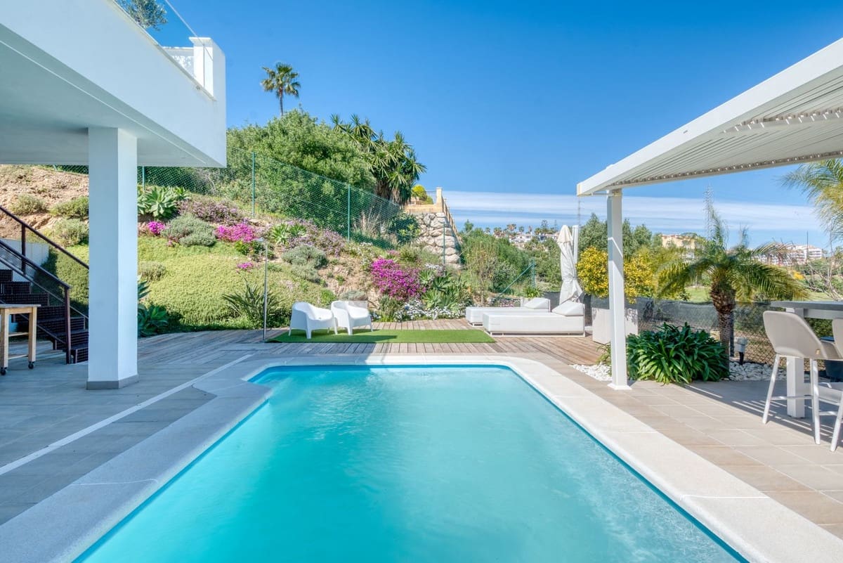 Pareado de 3 habitaciones en Riviera del Sol en venta con piscina garaje - 1.195.000 € (Ref: 9877584)