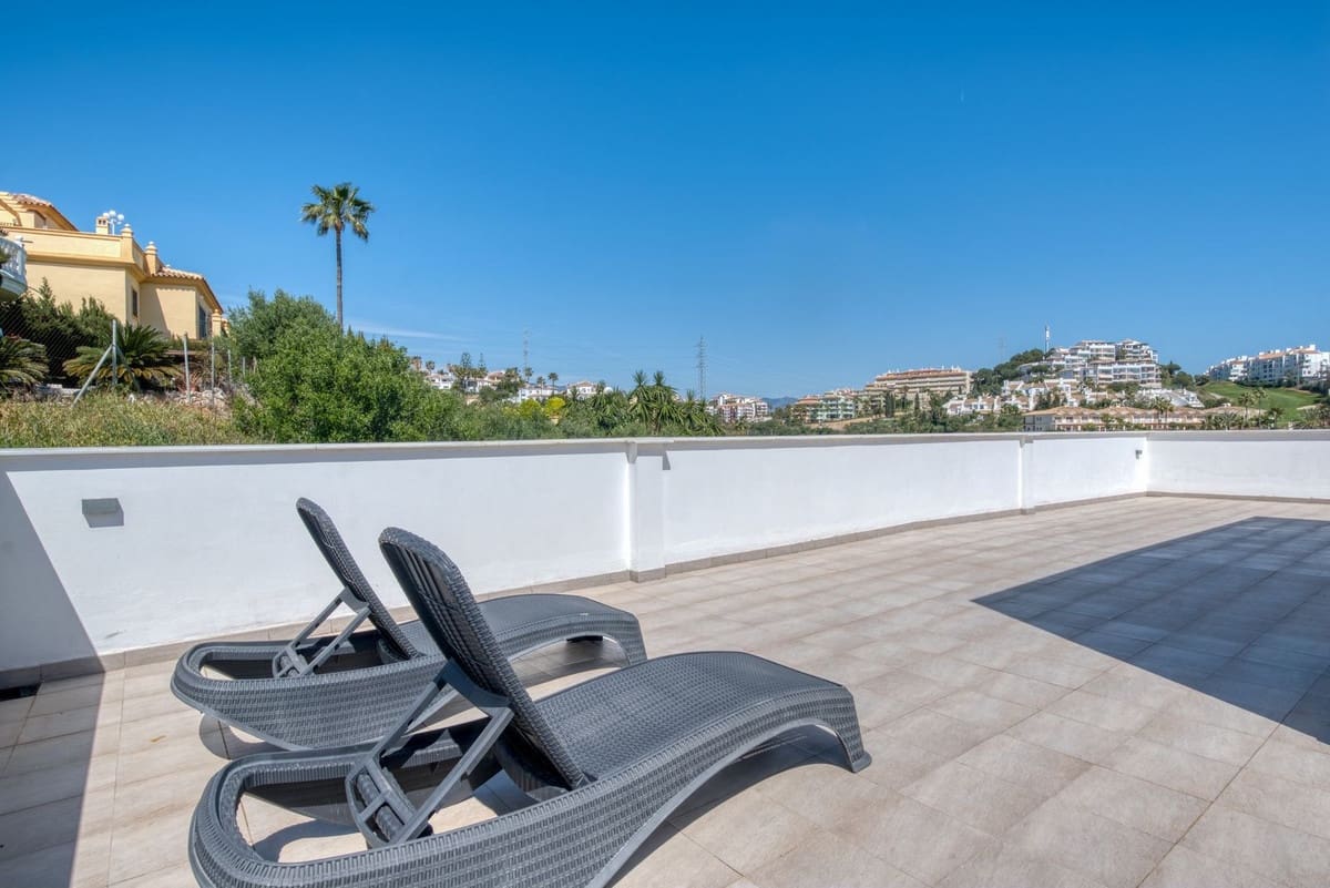 Pareado de 3 habitaciones en Riviera del Sol en venta con piscina garaje - 1.195.000 € (Ref: 9877584)