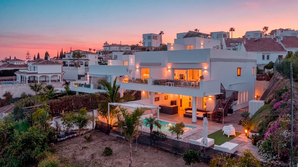Pareado de 3 habitaciones en Riviera del Sol en venta con piscina garaje - 1.195.000 € (Ref: 9877584)