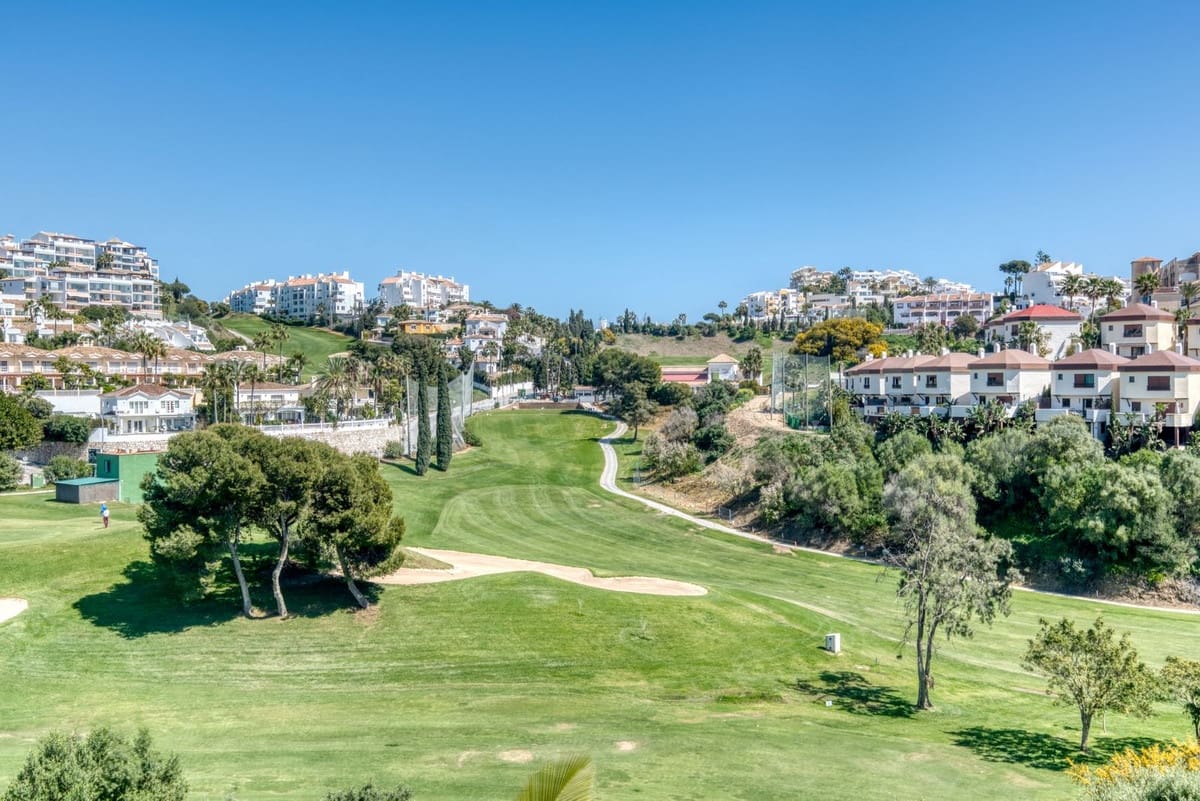 Pareado de 3 habitaciones en Riviera del Sol en venta con piscina garaje - 1.195.000 € (Ref: 9877584)