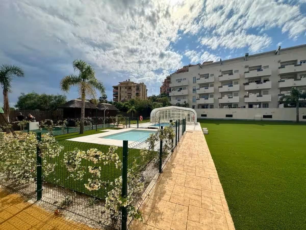2 bedroom Apartment for holiday rental in Riviera del Sol with pool - € 140 (Ref: 9879897)
