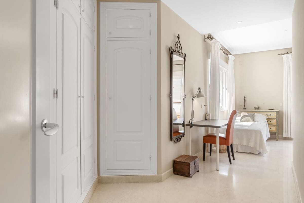 6 chambre Villa/Maison à vendre à El Paraiso avec piscine garage - 2 690 000 € (Ref: 9879899)