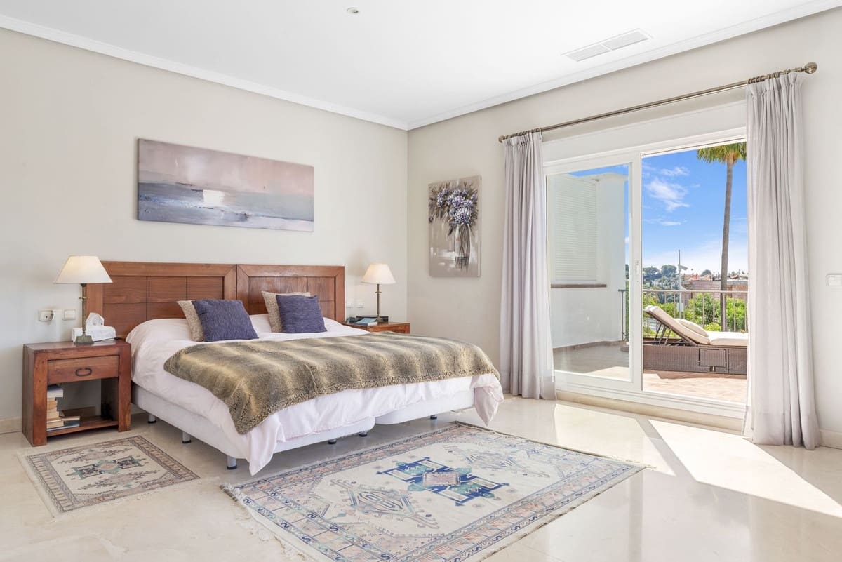 6 chambre Villa/Maison à vendre à El Paraiso avec piscine garage - 2 690 000 € (Ref: 9879899)