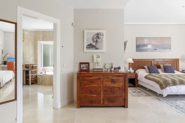 6 chambre Villa/Maison à vendre à El Paraiso, Estepona avec piscine garage - 2 690 000 € (Ref: 9879899)