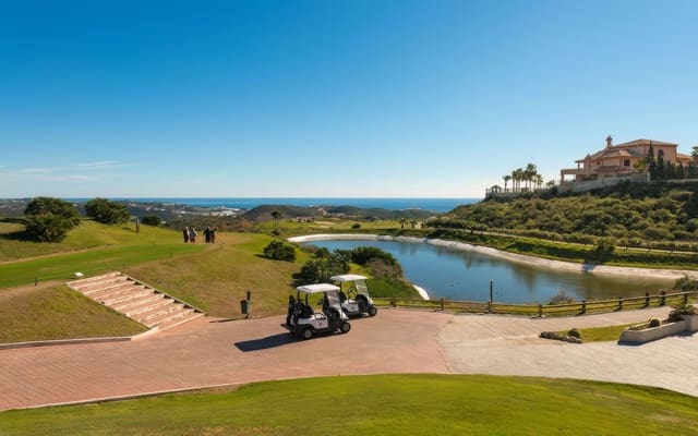   2 soveværelse   ferieLejlighed i La Cala de Mijas, Mijas med   swimmingpool  garage  - € 1.250 (Ref: 9880245)
