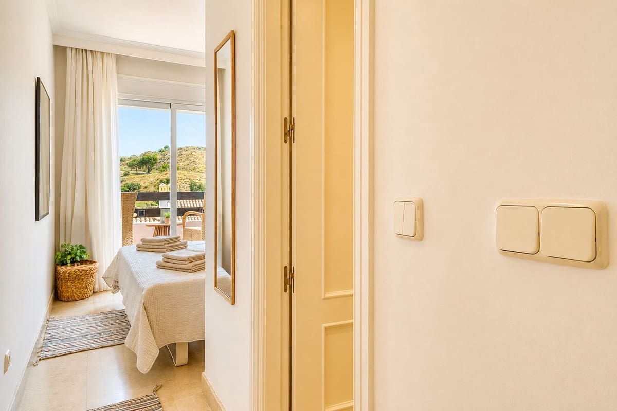 2 slaapkamer Appartement voor vakantieverhuur in La Cala de Mijas met zwembad garage - € 1.250 (Ref: 9880245)