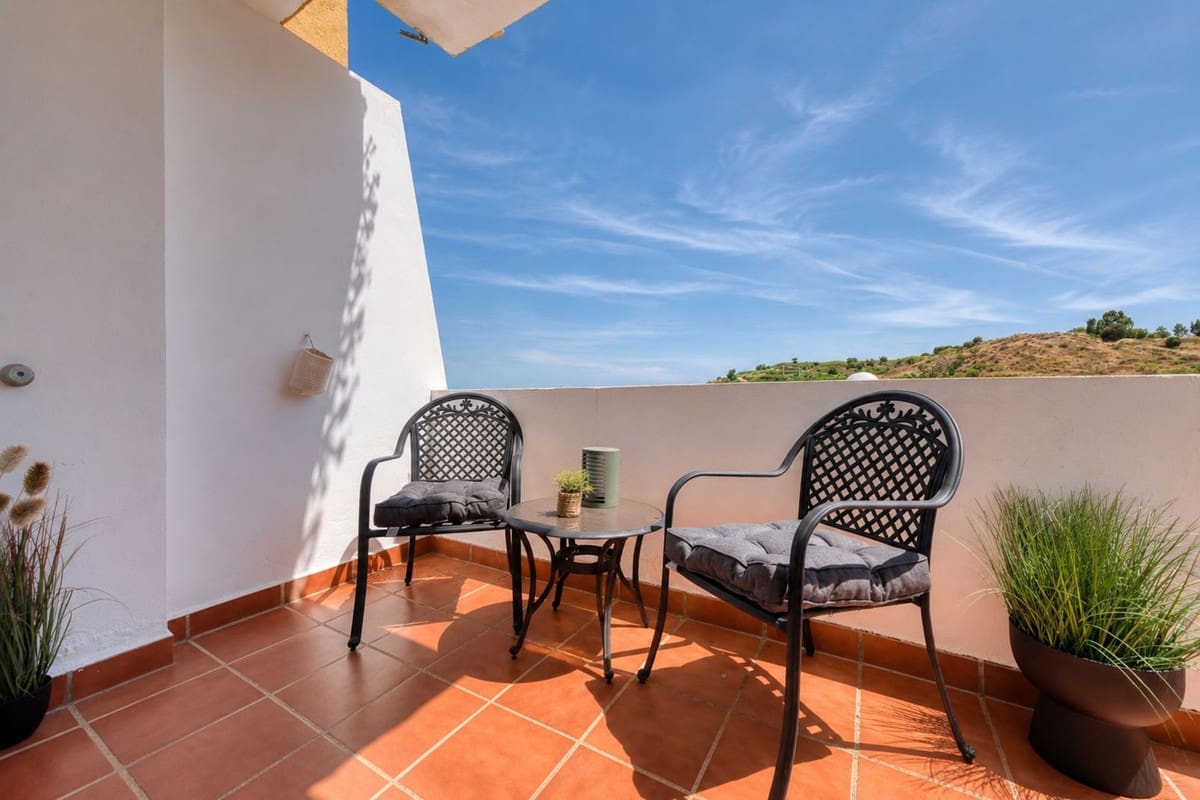 2 slaapkamer Appartement voor vakantieverhuur in La Cala de Mijas met zwembad garage - € 1.250 (Ref: 9880245)