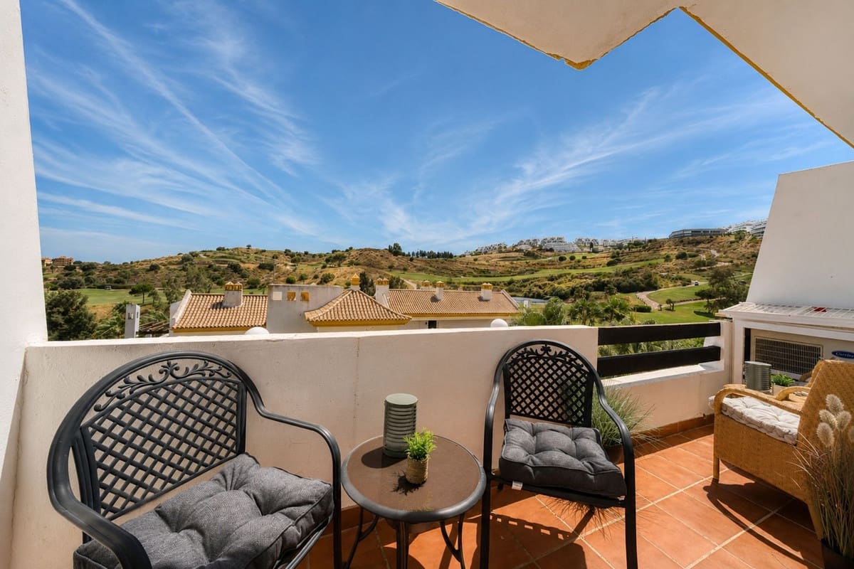 2 slaapkamer Appartement voor vakantieverhuur in La Cala de Mijas met zwembad garage - € 1.250 (Ref: 9880245)