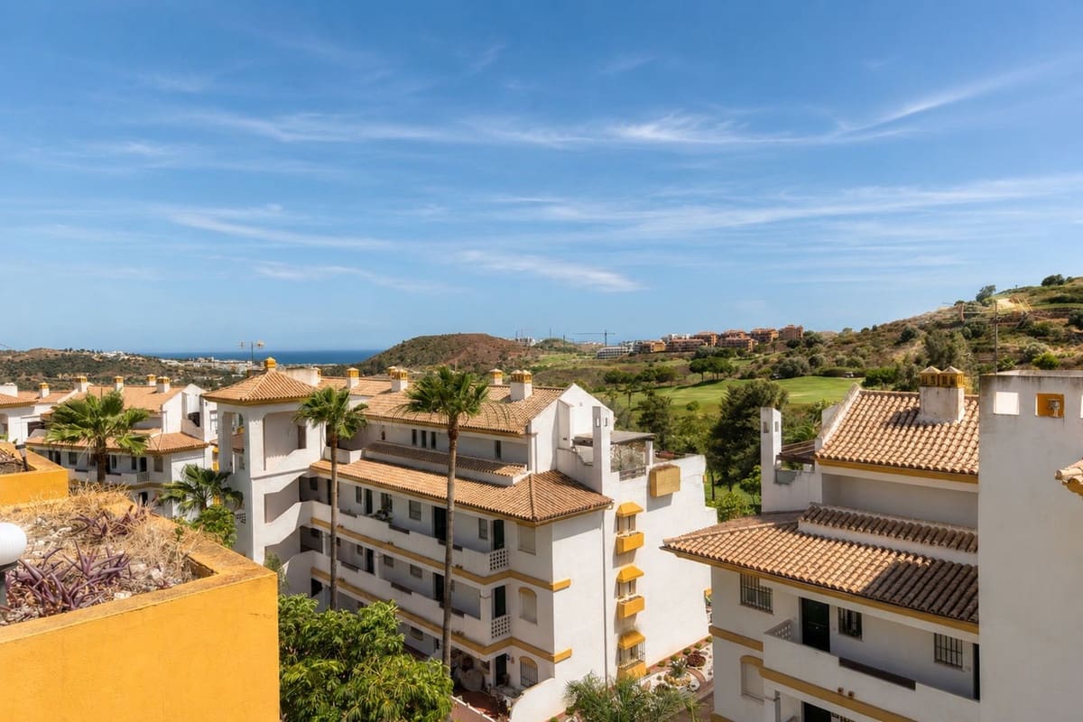 2 slaapkamer Appartement voor vakantieverhuur in La Cala de Mijas met zwembad garage - € 1.250 (Ref: 9880245)