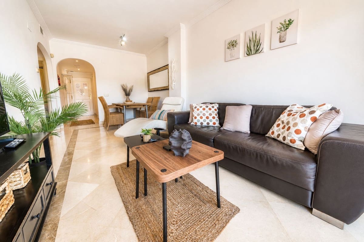 2 slaapkamer Appartement voor vakantieverhuur in La Cala de Mijas met zwembad garage - € 1.250 (Ref: 9880245)