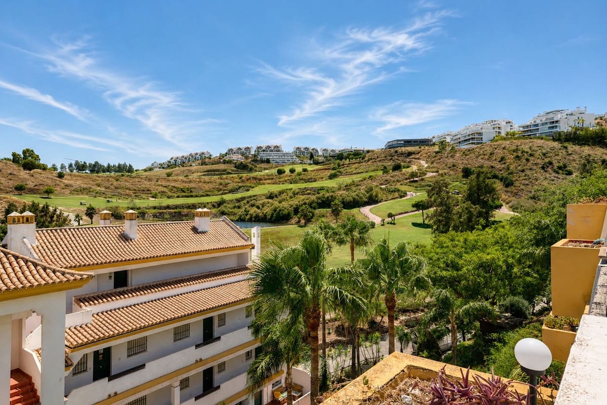 2 slaapkamer Appartement voor vakantieverhuur in La Cala de Mijas met zwembad garage - € 1.250 (Ref: 9880245)