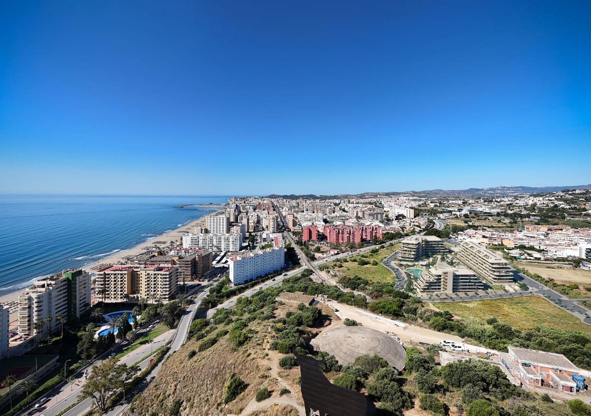 2 Zimmer Apartment zu verkaufen in Fuengirola mit Pool Garage - 562.600 € (Ref: 9890985)